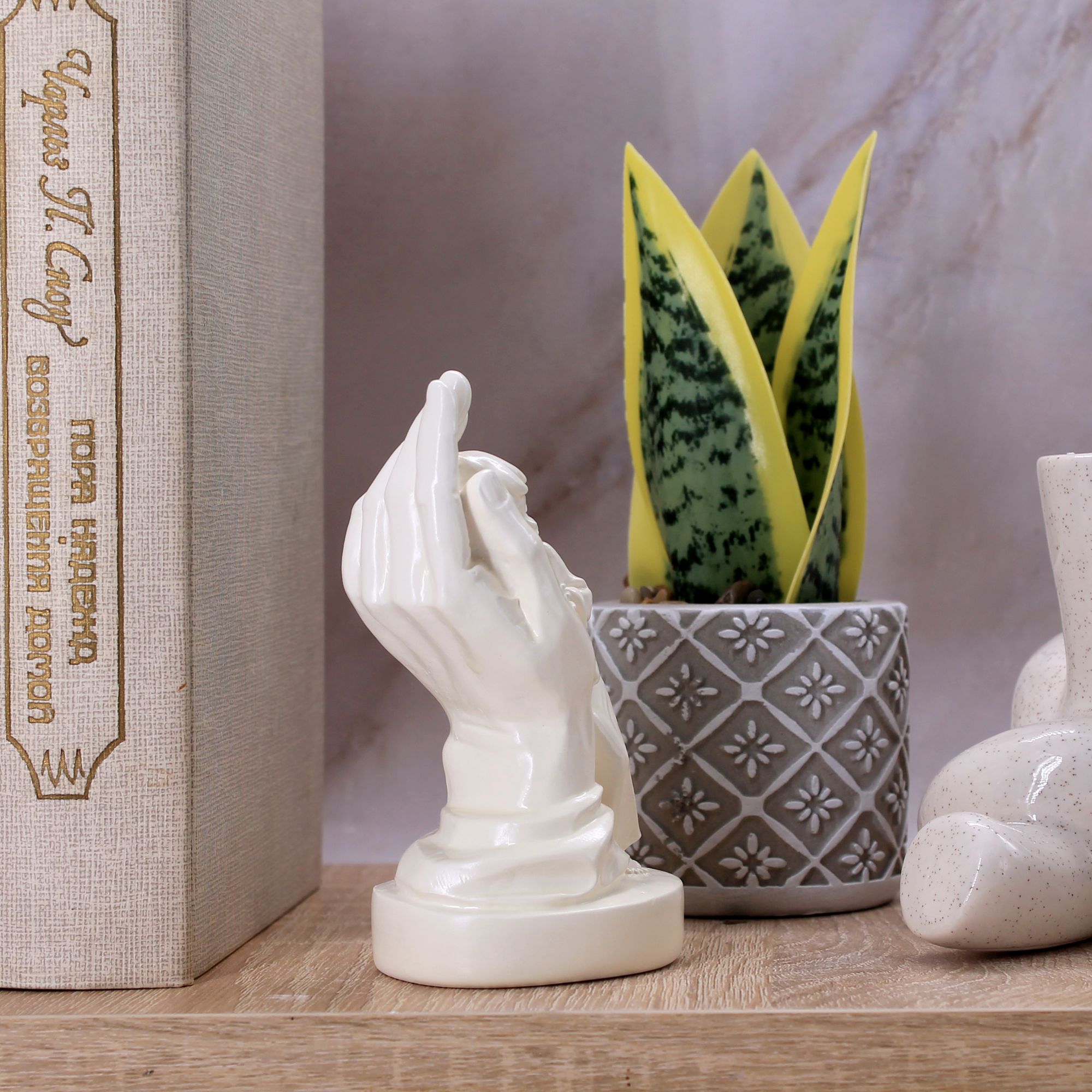 Миниатюра 8. Изделие "Статуэтка Нежность (Материнская любовь)", цвет белый глянец, категория "Античность и мифология".