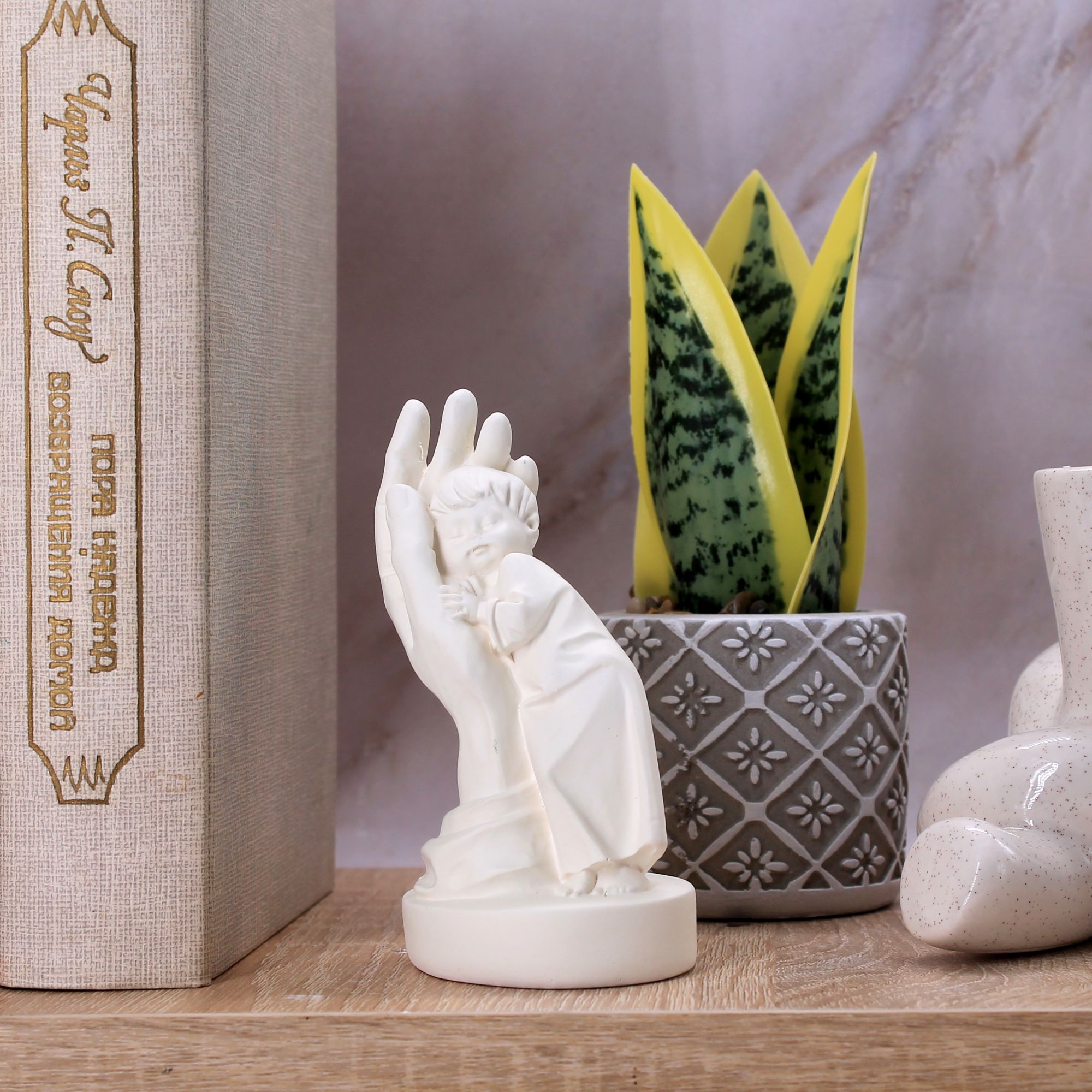 Миниатюра 15. Изделие "Статуэтка Нежность (Материнская любовь)", цвет белый матовый, категория "Античность и мифология".