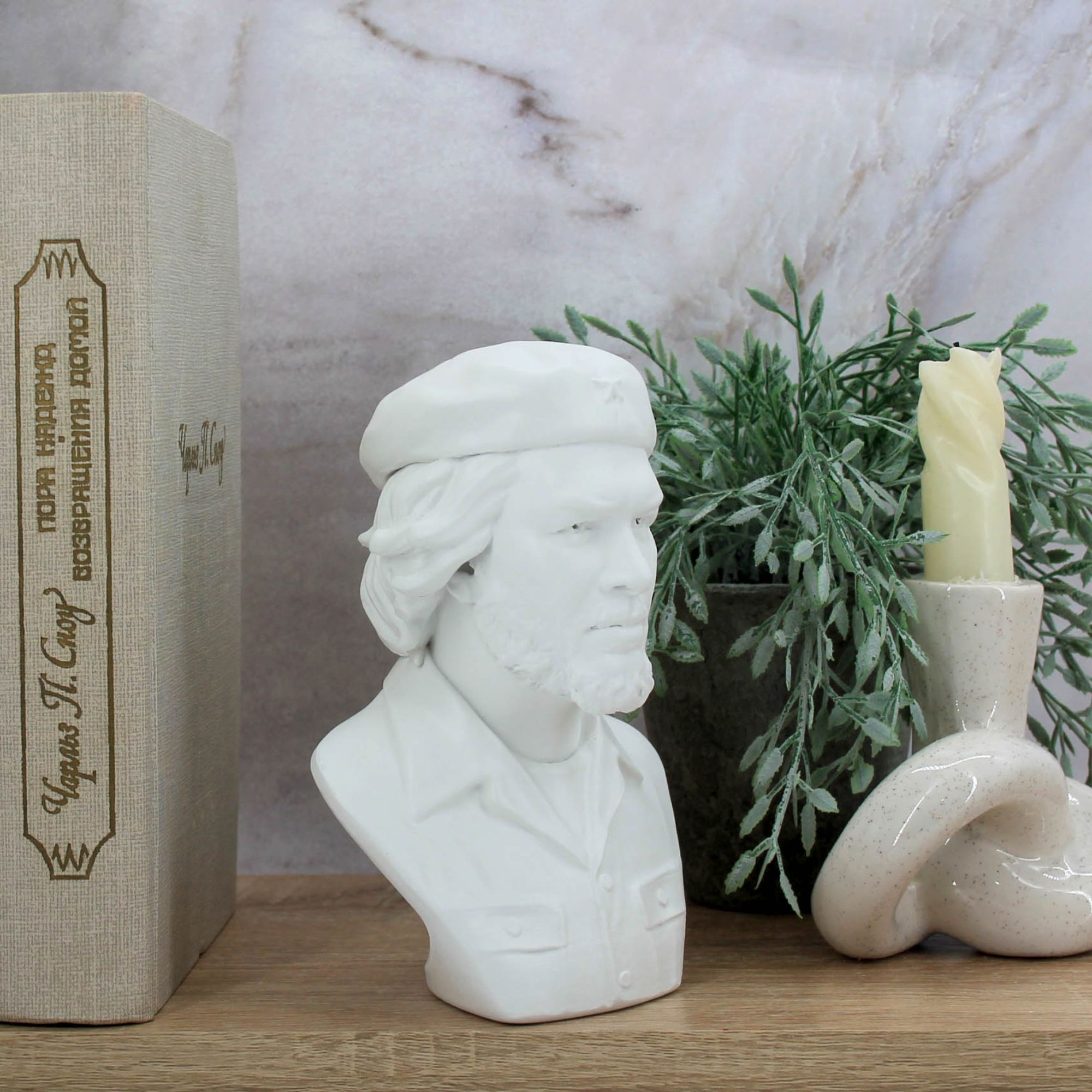 Миниатюра 3. Изделие "Статуэтка бюст Эрнесто Че Гевара", цвет белый матовый, категория "Бюсты".