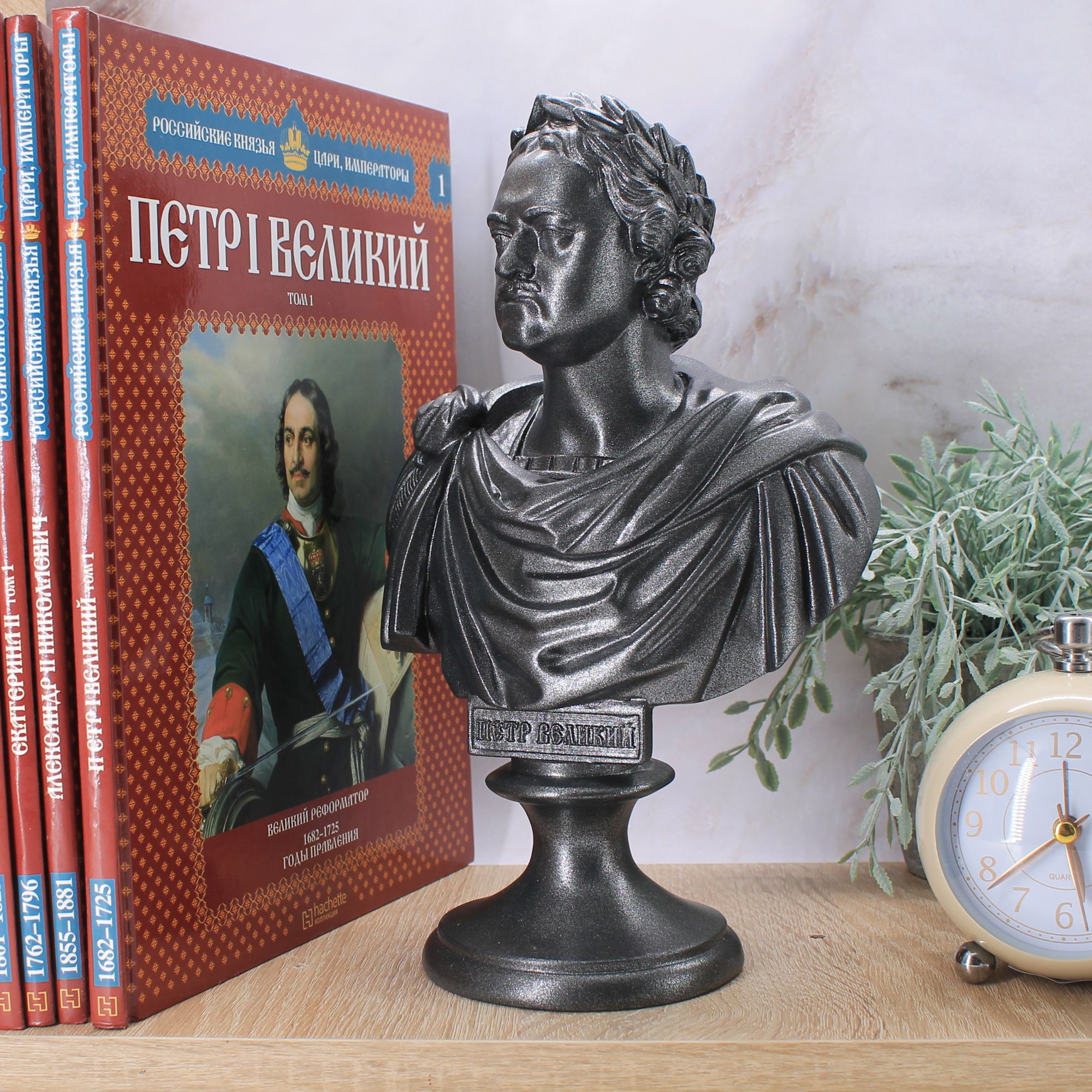 Миниатюра 15. Изделие "Статуэтка бюст Петр Первый Великий", цвет металлик, категория "Бюсты".