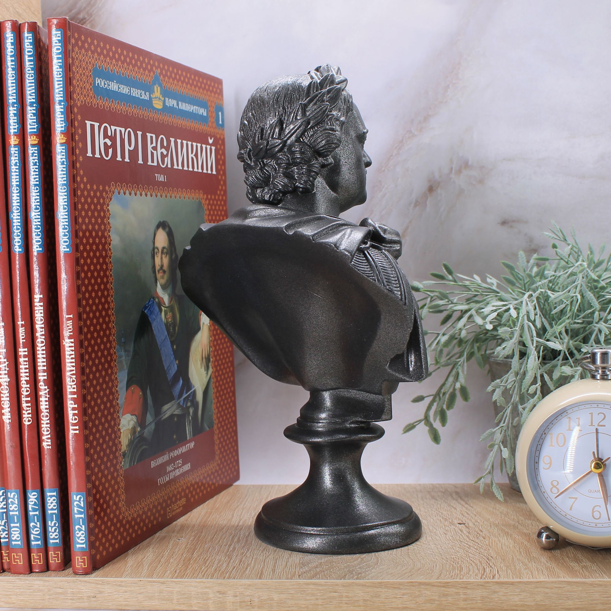 Миниатюра 16. Изделие "Статуэтка бюст Петр Первый Великий", цвет металлик, категория "Бюсты".