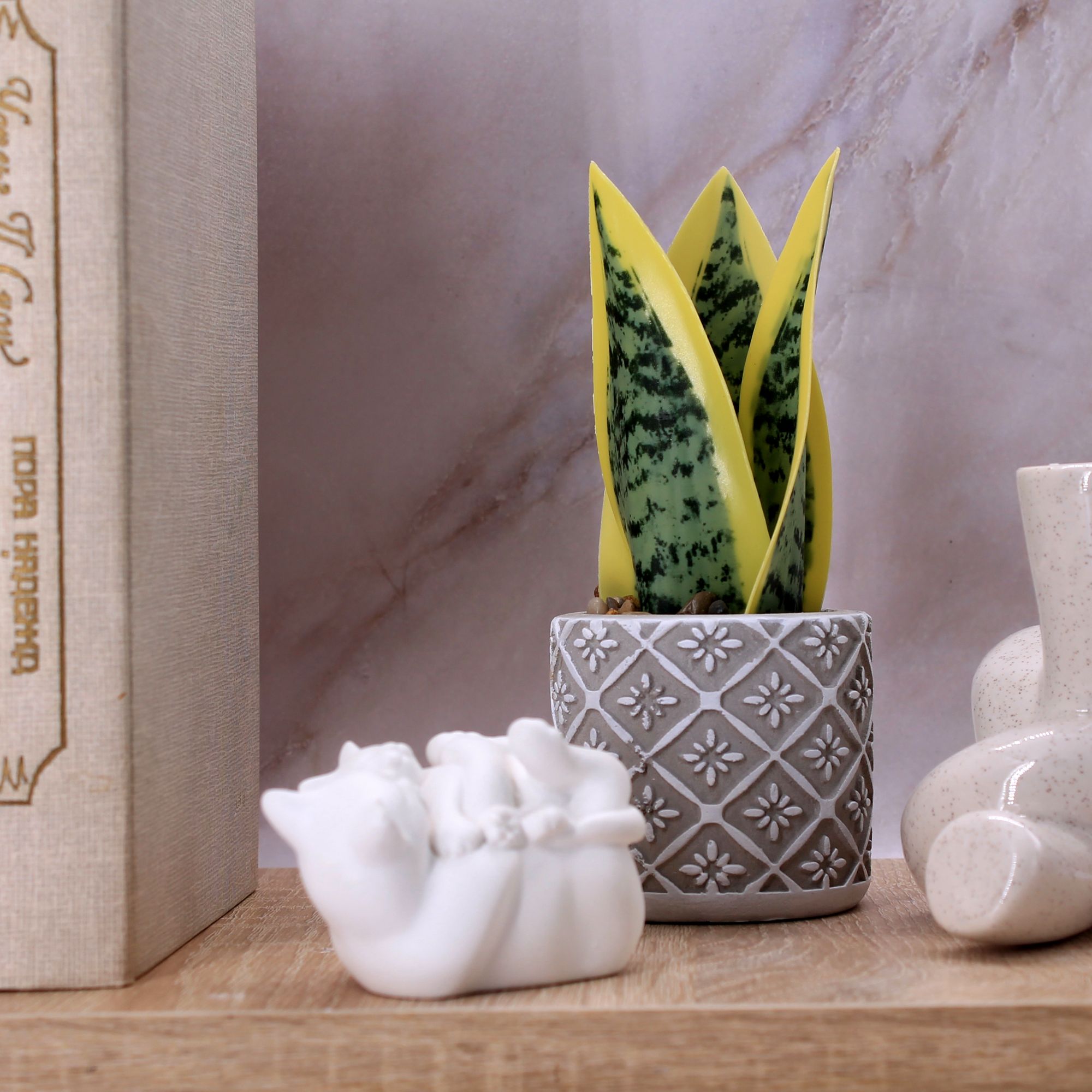 Миниатюра 1. Изделие "Статуэтка Кошка с котенком", цвет белый матовый, категория "Миниатюры".