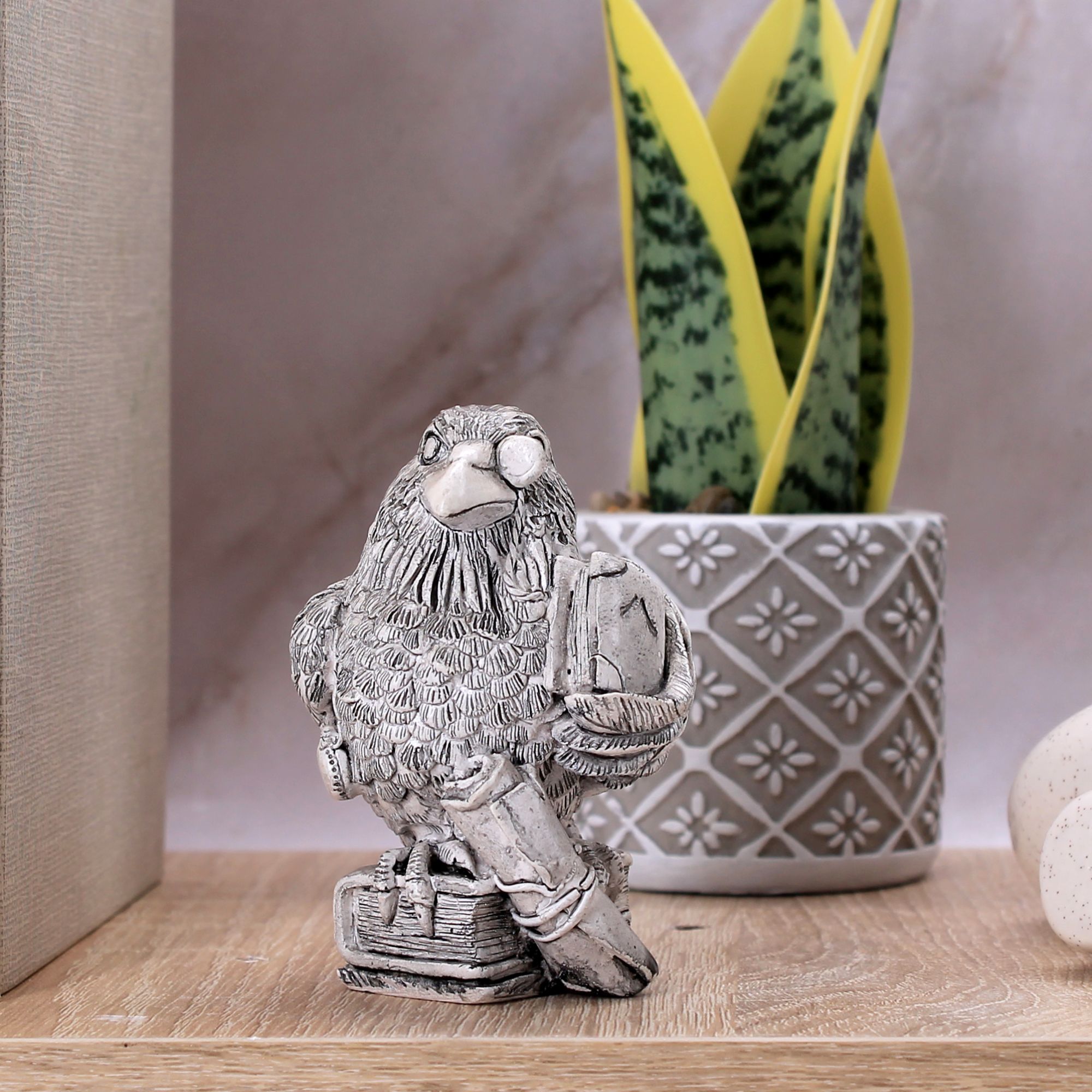 Миниатюра 12. Изделие "Статуэтка Ворон ученый", цвет слоновая кость, категория "Миниатюры".