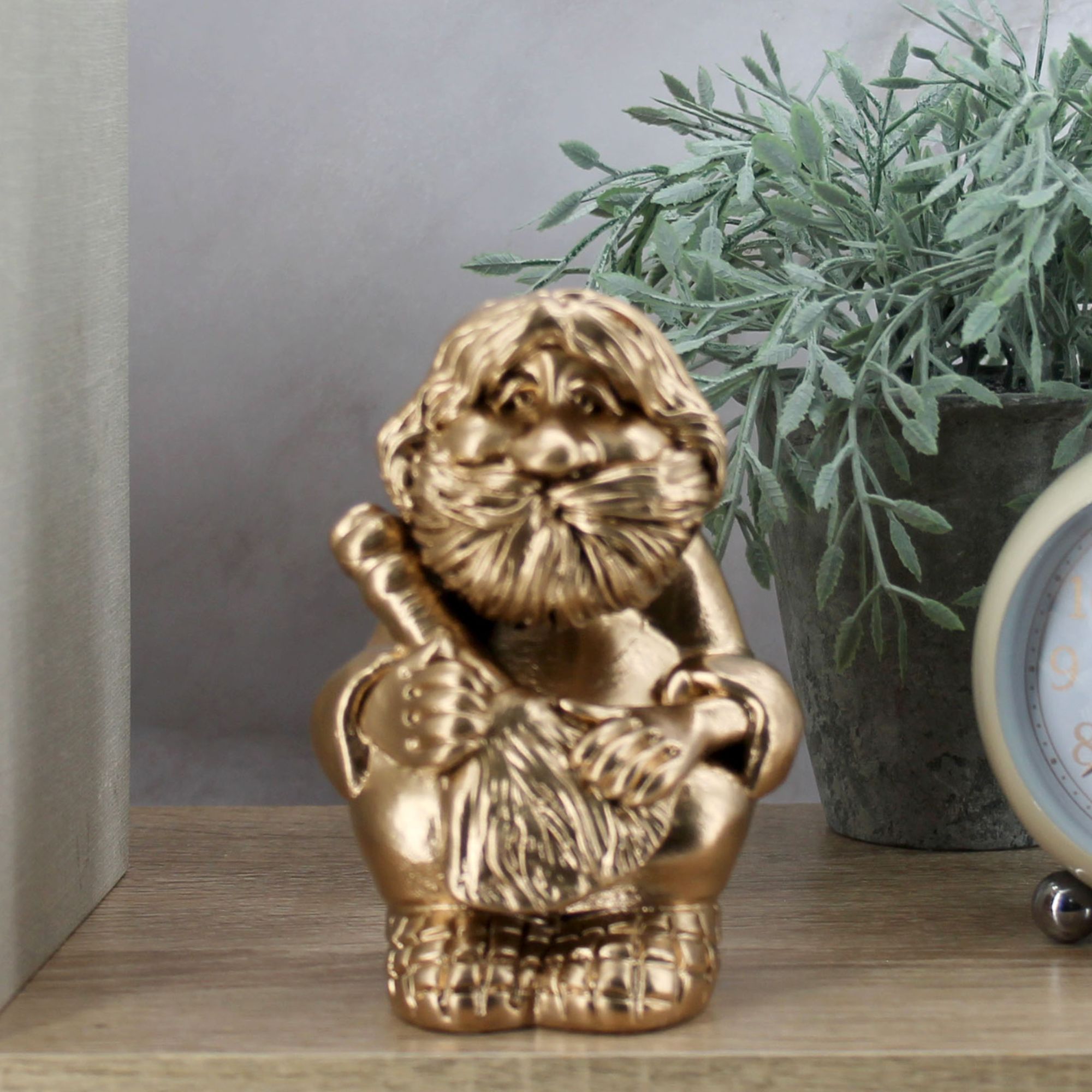 Миниатюра 4. Изделие "Интерьерная статуэтка "Домовой с метлой"", цвет светлая бронза, категория "Обереги".