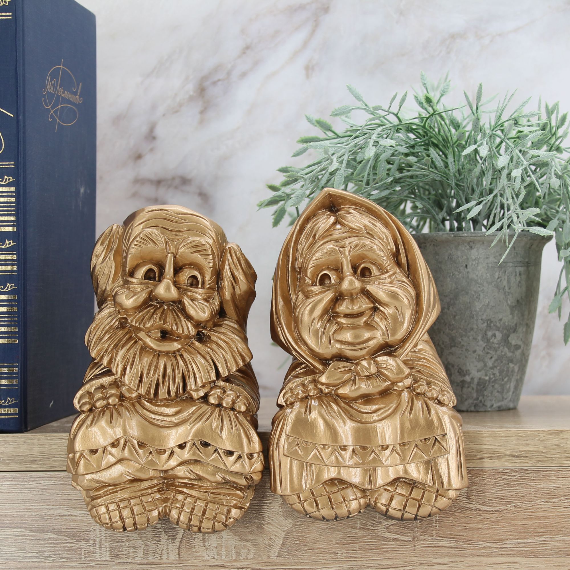 Миниатюра 7. Изделие "Свисающие статуэтки Бабушка и Дедушка", цвет темная бронза, категория "Обереги".