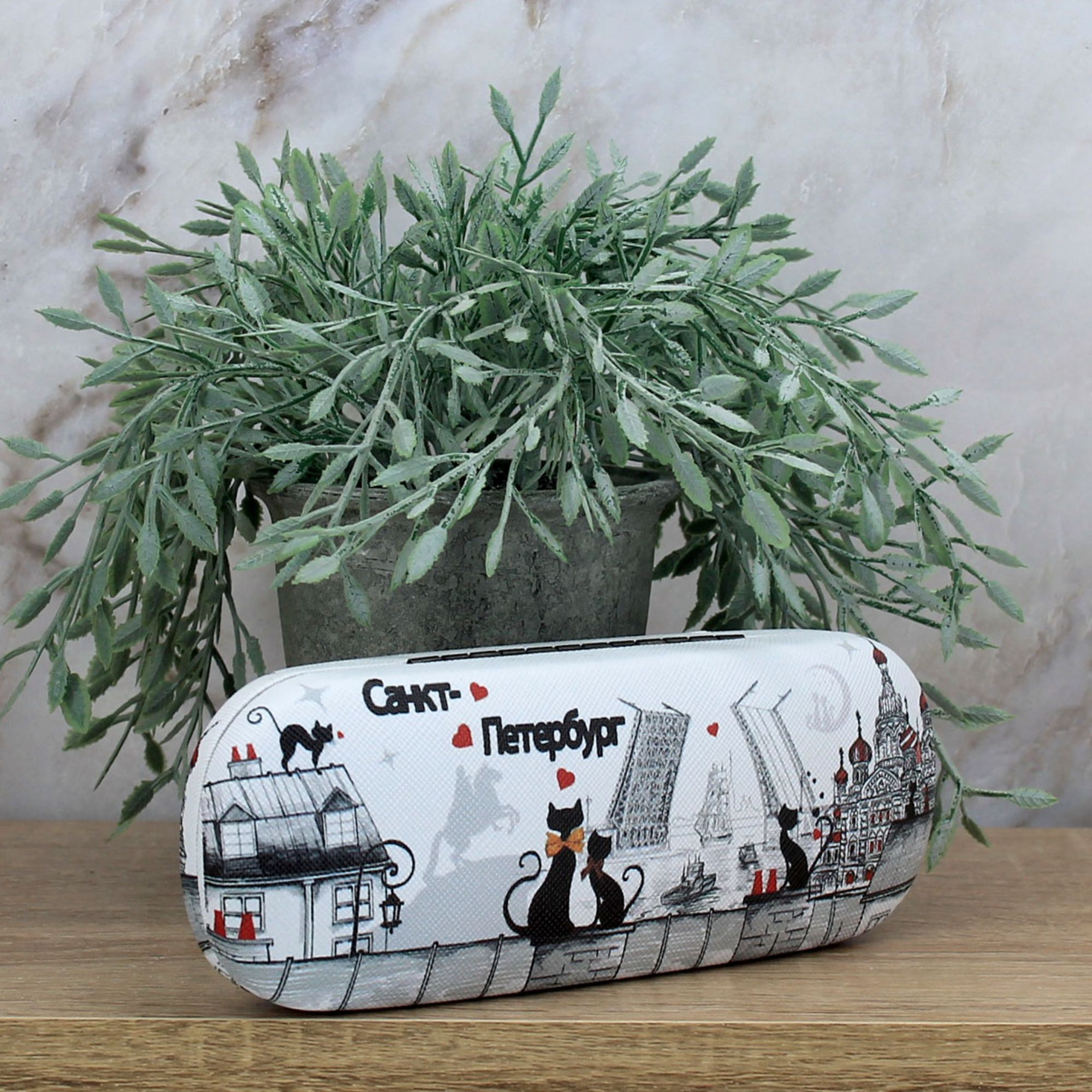 Миниатюра 2. Изделие "Футляр для очков из Санкт-Петербурга № 1", цвет без цветов, категория "Сопутствующие товары".