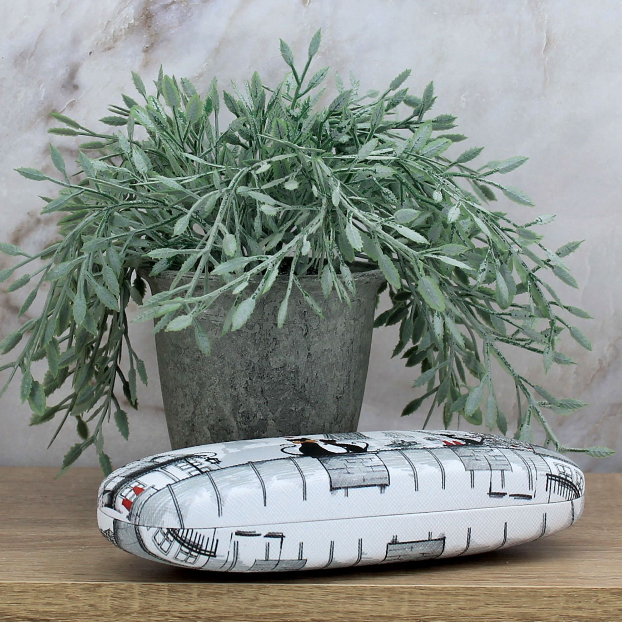 Миниатюра 3. Изделие "Футляр для очков из Санкт-Петербурга № 1", цвет без цветов, категория "Сопутствующие товары".