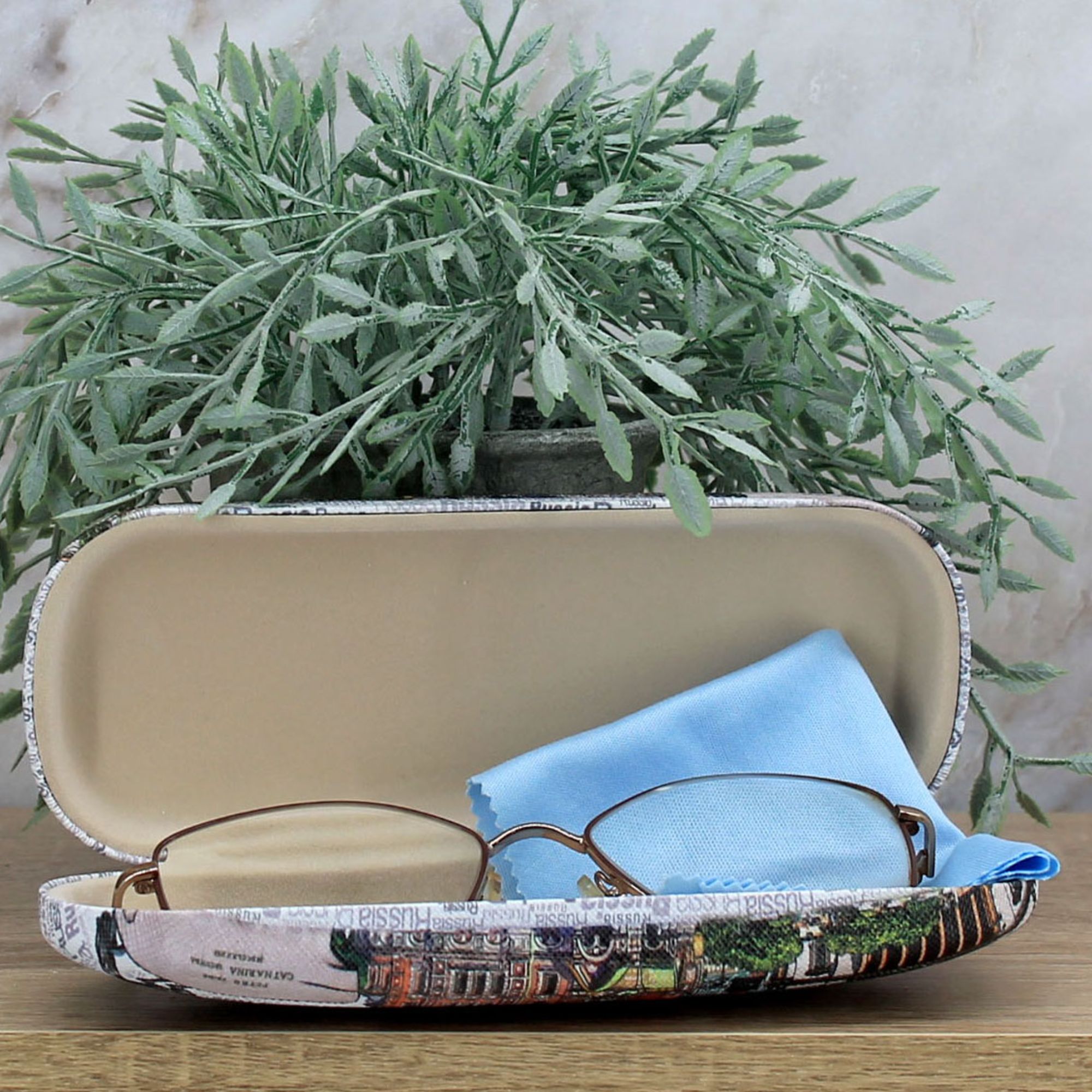 Миниатюра 6. Изделие "Футляр для очков из Санкт-Петербурга № 2", цвет без цветов, категория "Сопутствующие товары".