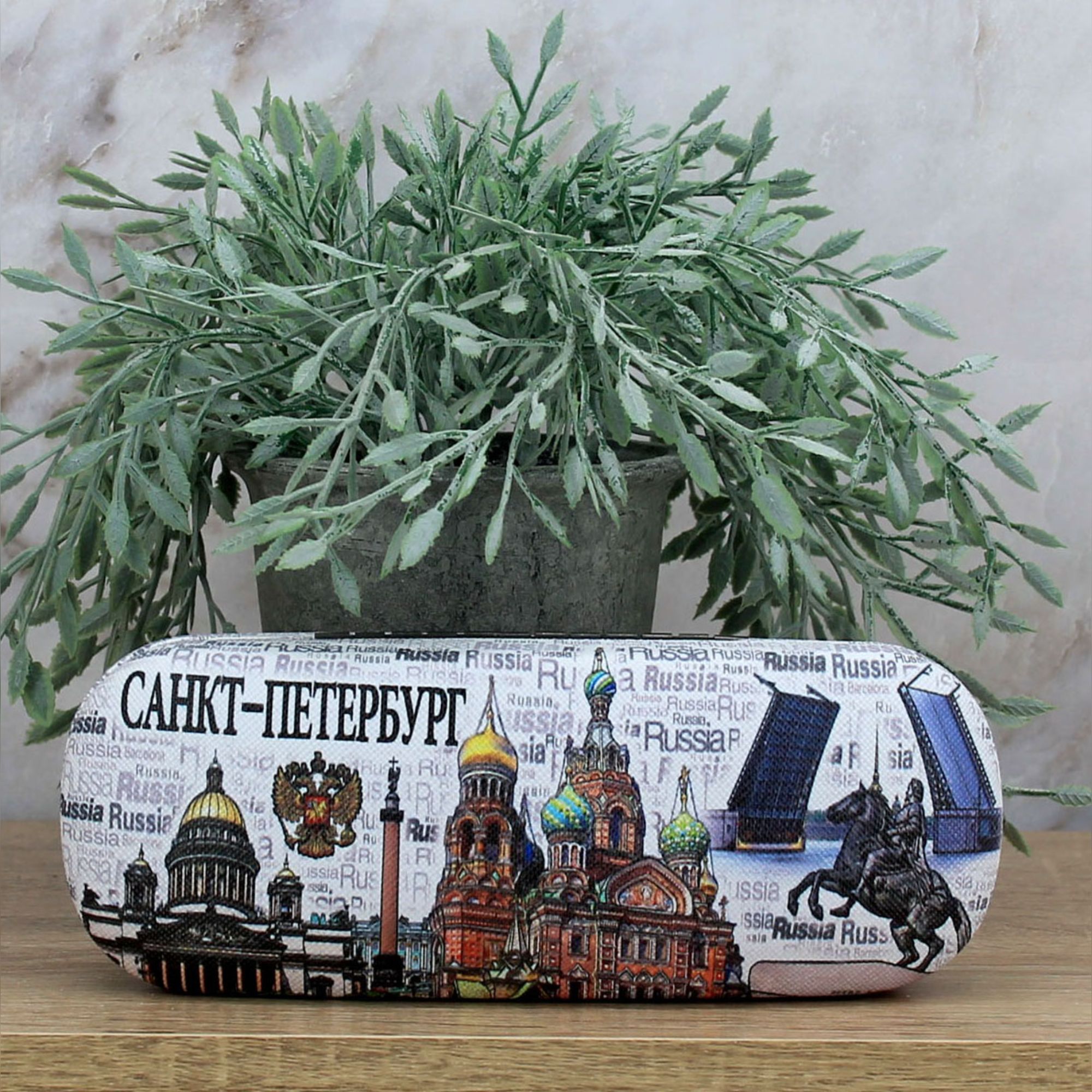 Миниатюра 1. Изделие "Футляр для очков из Санкт-Петербурга № 2", цвет без цветов, категория "Сопутствующие товары".