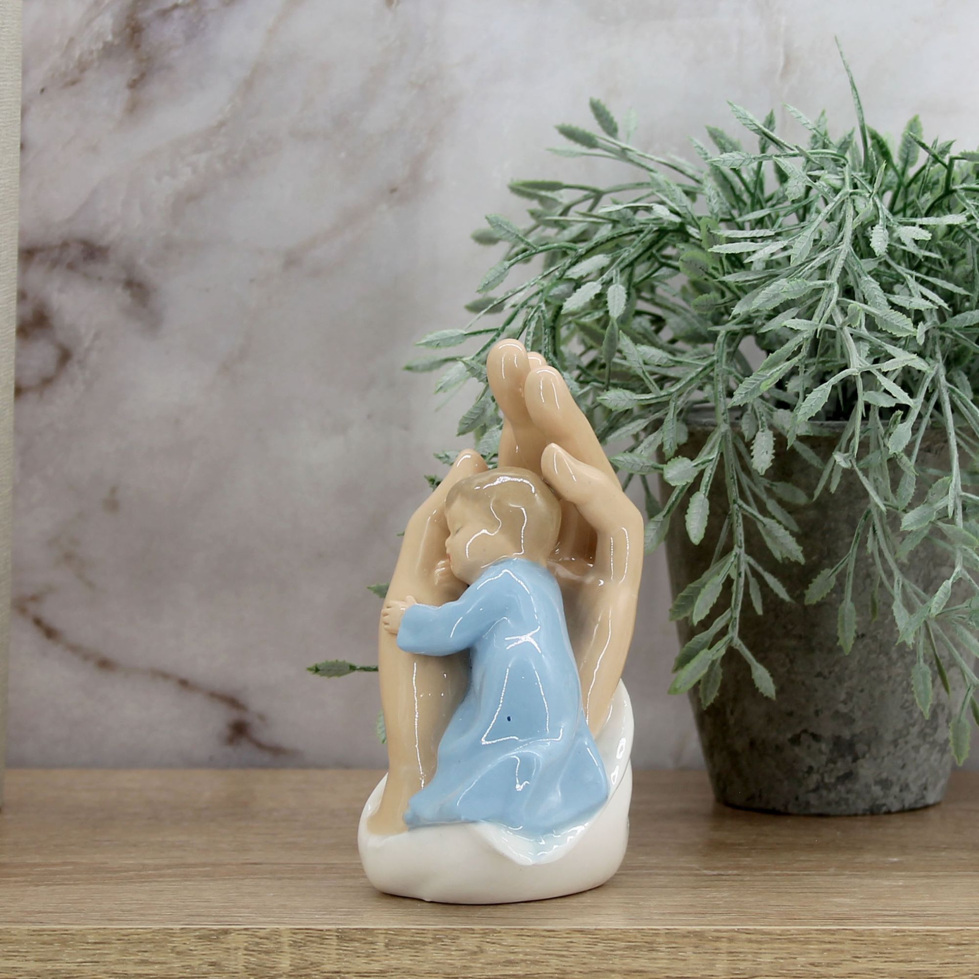 Миниатюра 2. Изделие "Интерьерная статуэтка Нежность (Материнская любовь)", цвет без цветов, категория "Сопутствующие товары".