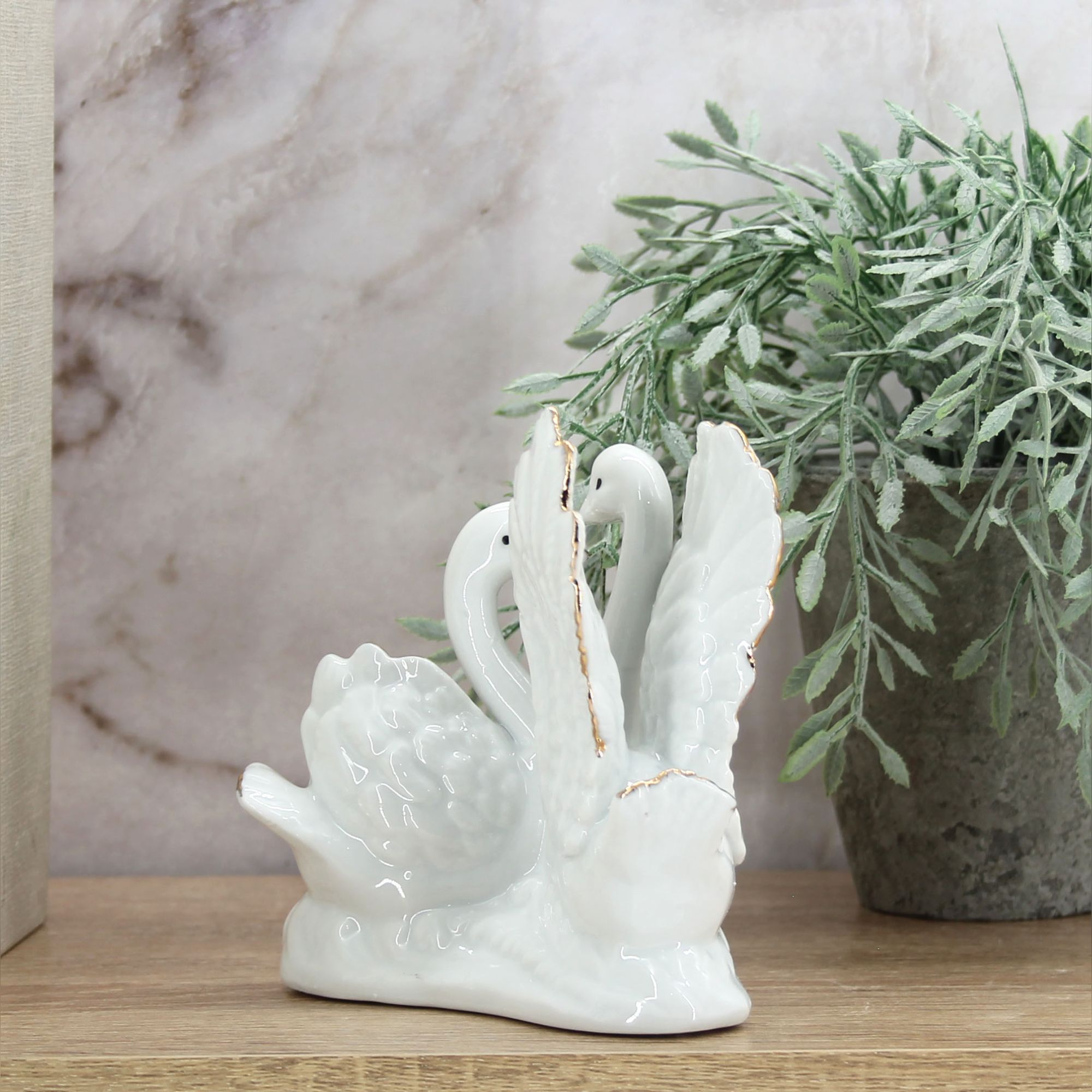 Миниатюра 6. Изделие "Интерьерная статуэтка Пара Лебедей", цвет без цветов, категория "Сопутствующие товары".