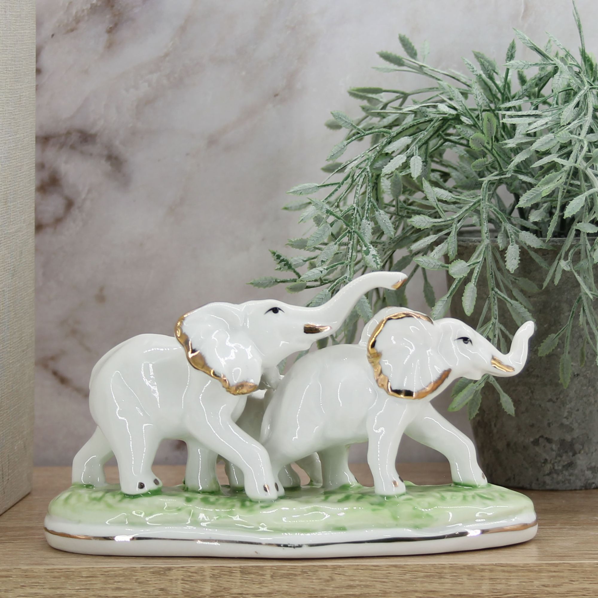 Миниатюра 3. Изделие "Интерьерная статуэтка Семья Слонов  ", цвет без цветов, категория "Сопутствующие товары".