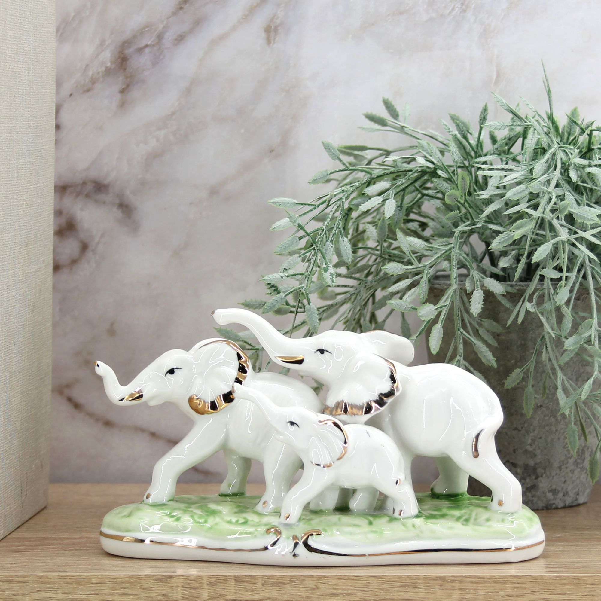 Миниатюра 6. Изделие "Интерьерная статуэтка Семья Слонов  ", цвет без цветов, категория "Сопутствующие товары".