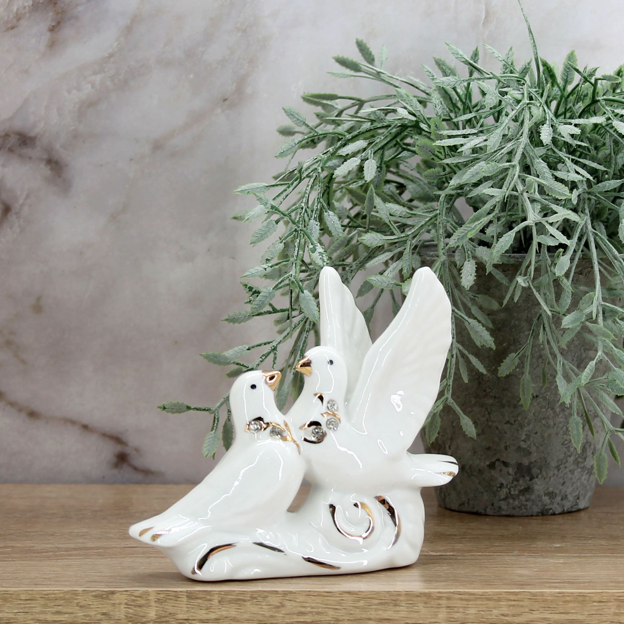 Миниатюра 2. Изделие "Интерьерная статуэтка Влюбленные голуби № 1", цвет без цветов, категория "Сопутствующие товары".