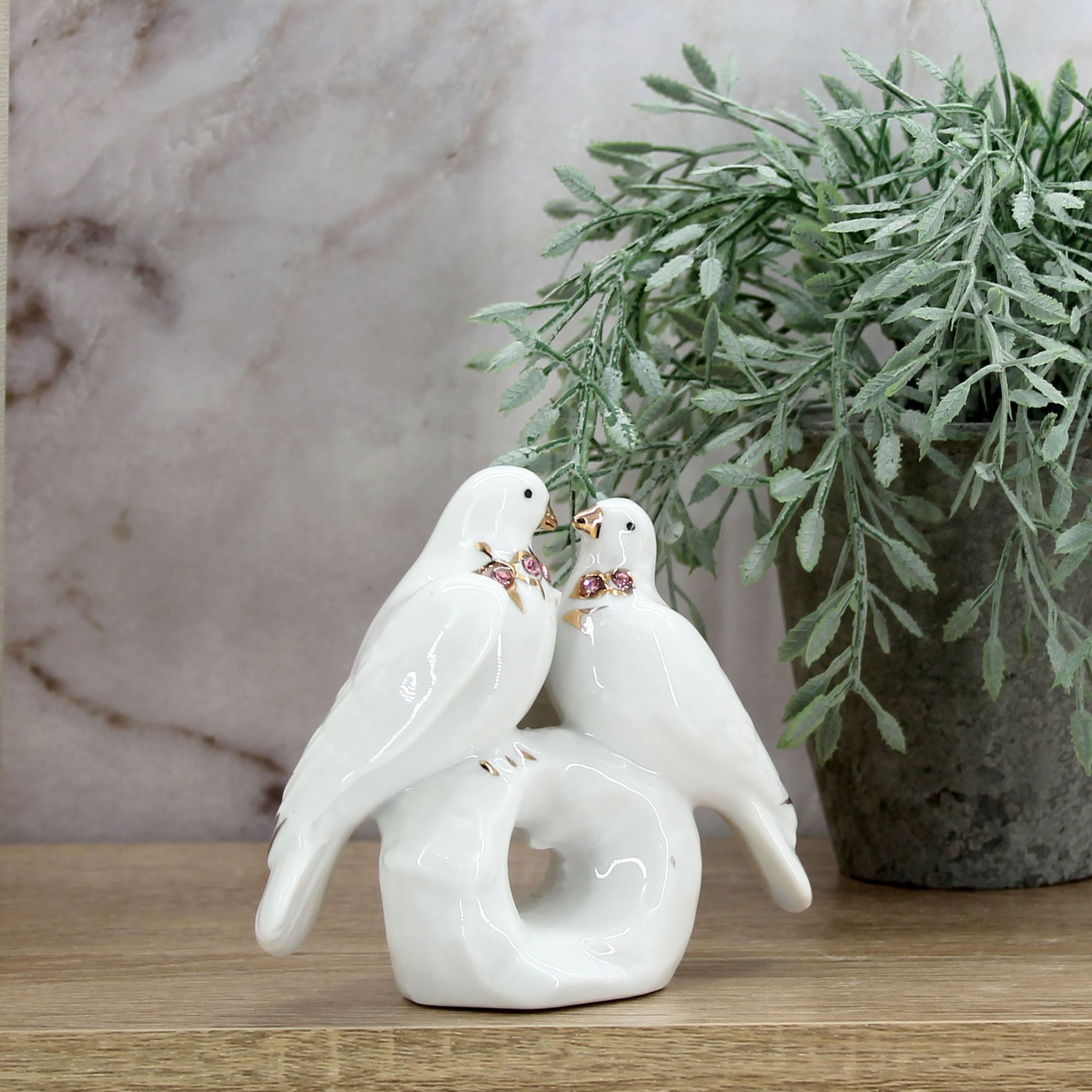 Миниатюра 3. Изделие "Интерьерная статуэтка Влюбленные голуби  № 2", цвет без цветов, категория "Сопутствующие товары".