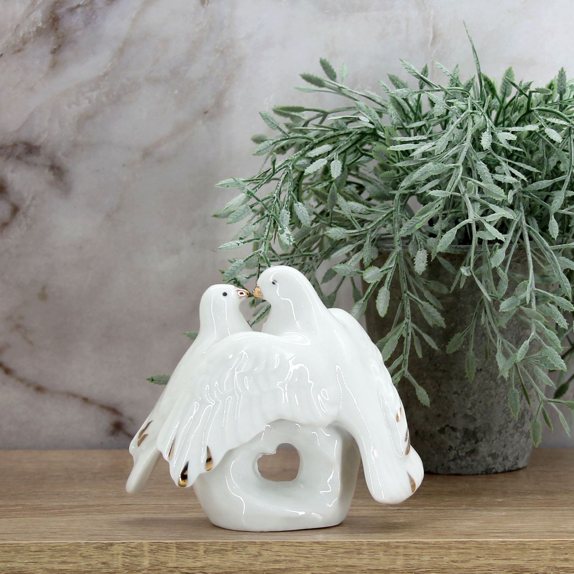 Миниатюра 4. Изделие "Интерьерная статуэтка Влюбленные голуби  № 2", цвет без цветов, категория "Сопутствующие товары".