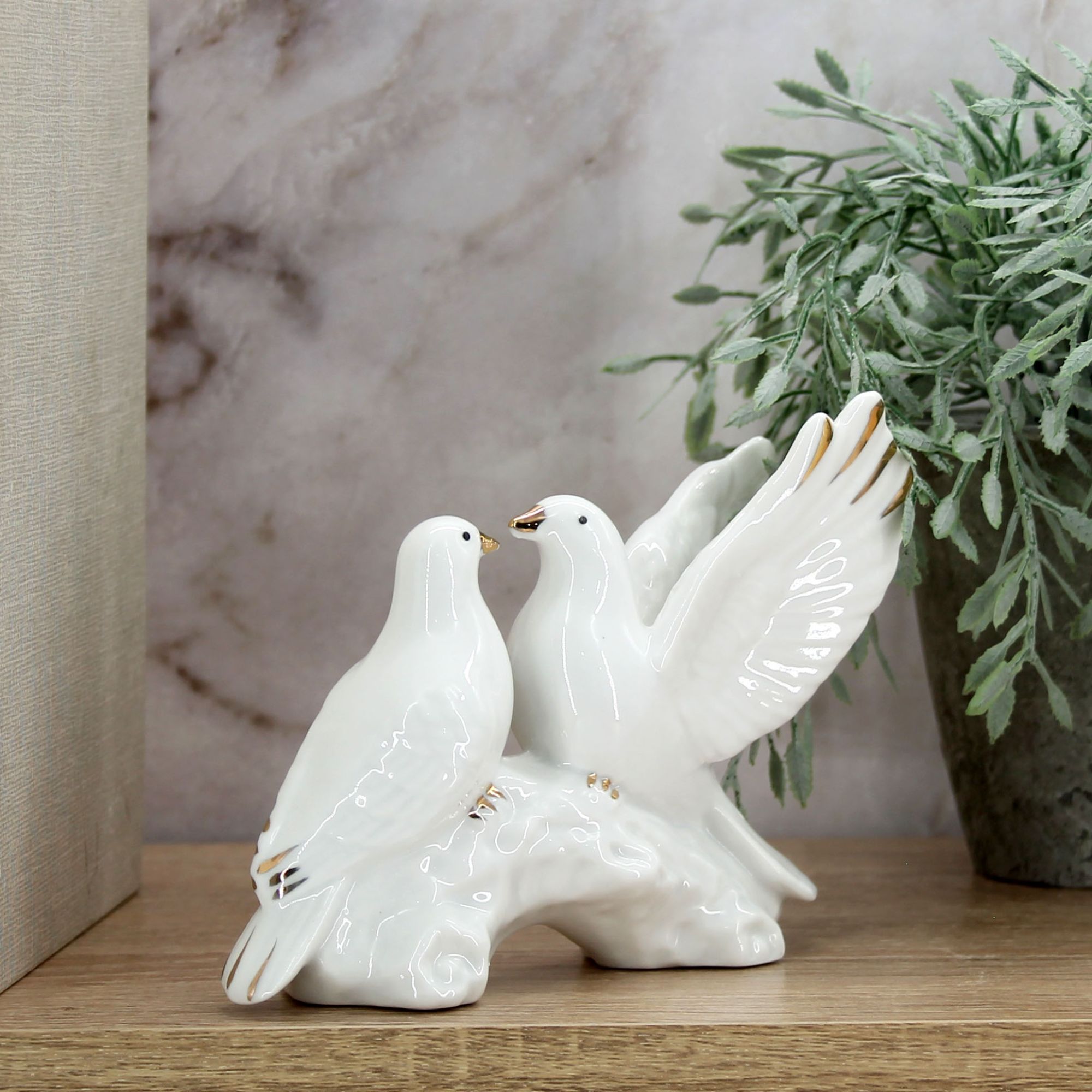 Миниатюра 3. Изделие "Интерьерная статуэтка Влюбленные голуби  № 3", цвет без цветов, категория "Сопутствующие товары".