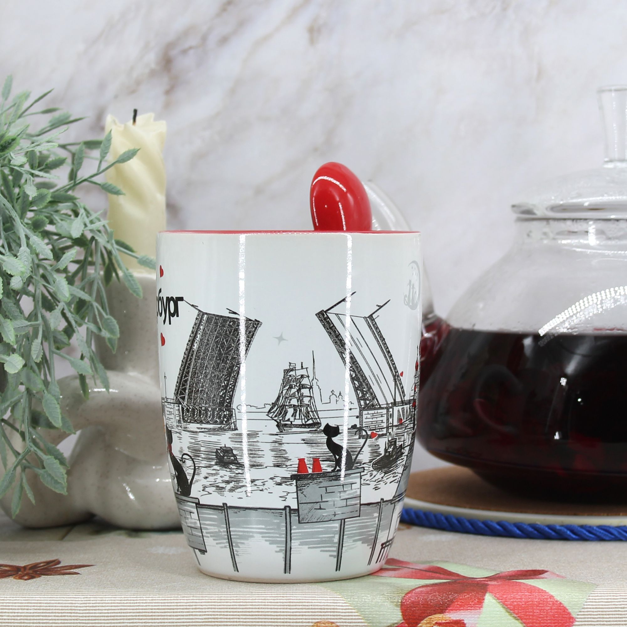 Миниатюра 2. Изделие "Подарочный набор Сувенир чайная кружка с ложкой " Санкт-Петербург " № 2", цвет без цветов, категория "Сопутствующие товары".