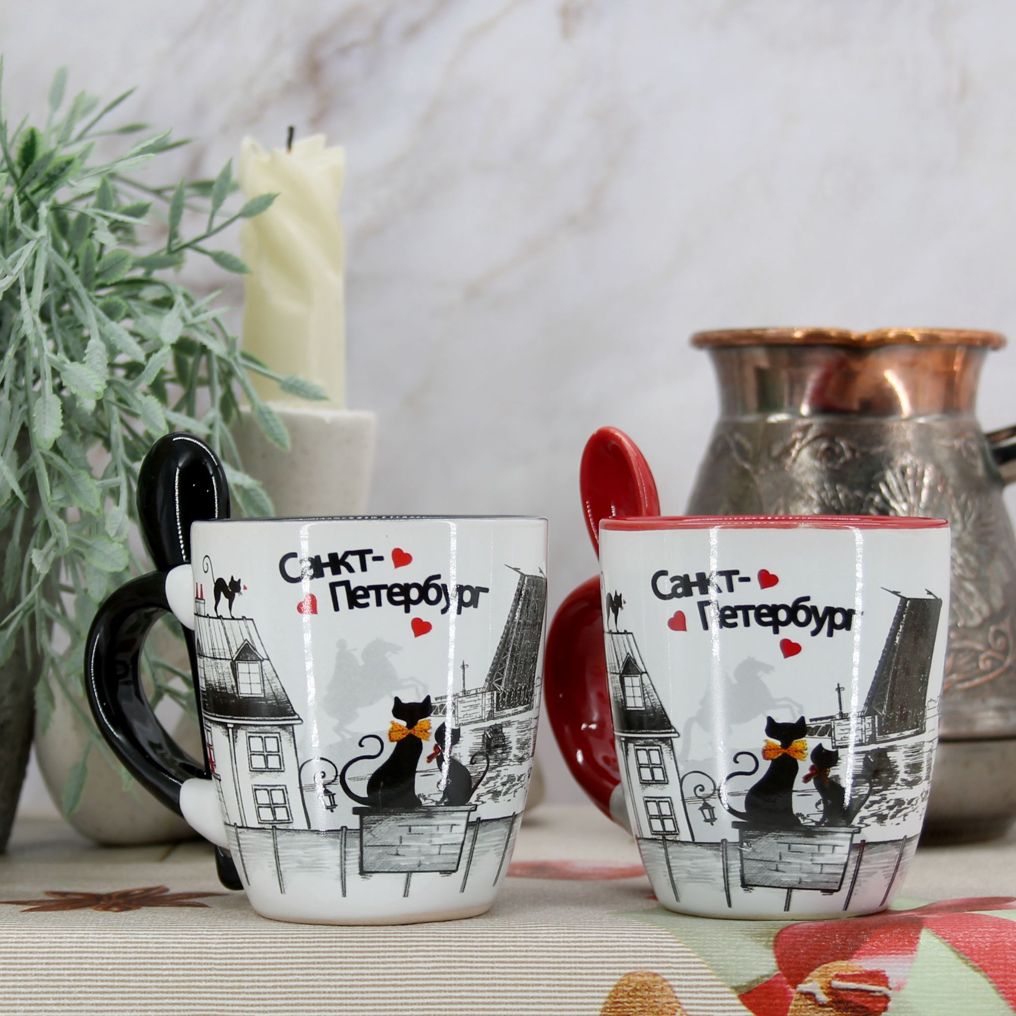 Миниатюра 1. Изделие "Подарочный набор Сувенир кофейных кружек с ложками "Санкт-Петербург"", цвет без цветов, категория "Сопутствующие товары".