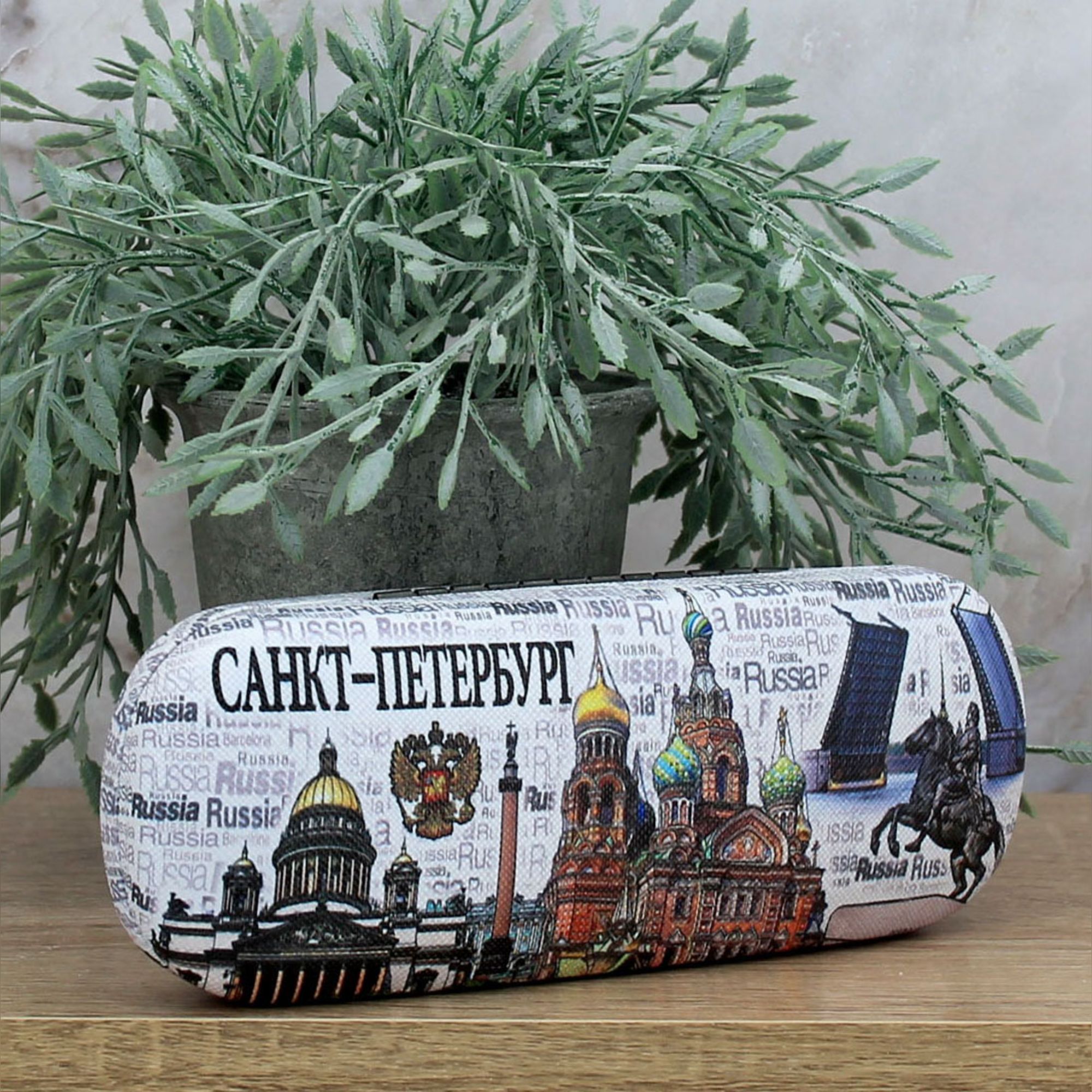 Миниатюра 2. Изделие "Сувенир Футляр для очков из Санкт-Петербурга № 2", цвет без цветов, категория "Сопутствующие товары".