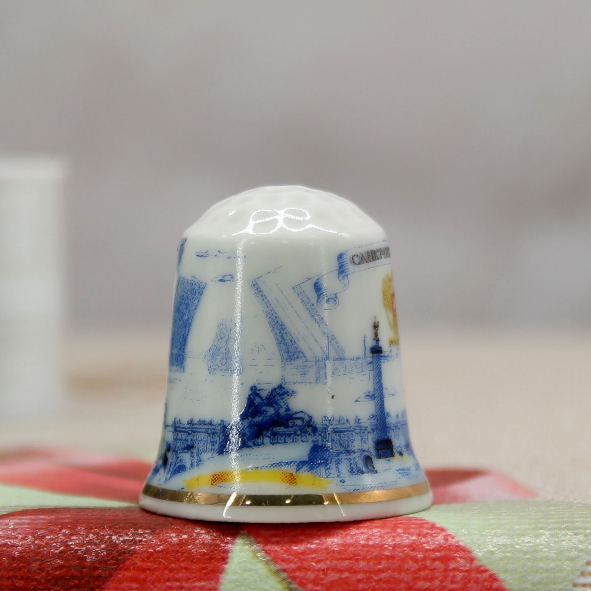 Миниатюра 2. Изделие "Сувенир Наперсток фарфоровый "Санкт-Петербург" № 1", цвет без цветов, категория "Сопутствующие товары".