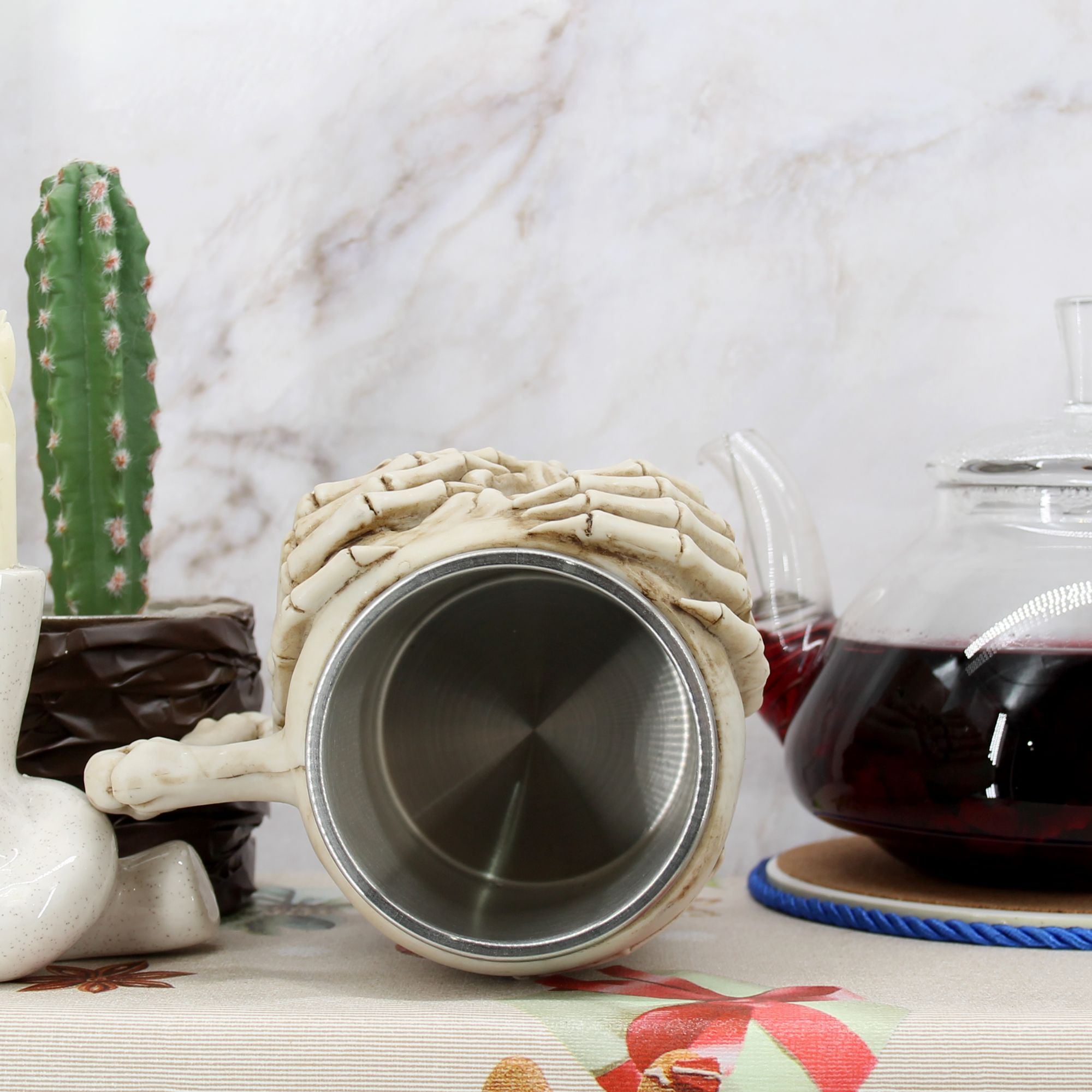 Миниатюра 5. Изделие "Сувенирная Кружка Череп - Пирата", цвет без цветов, категория "Сопутствующие товары".