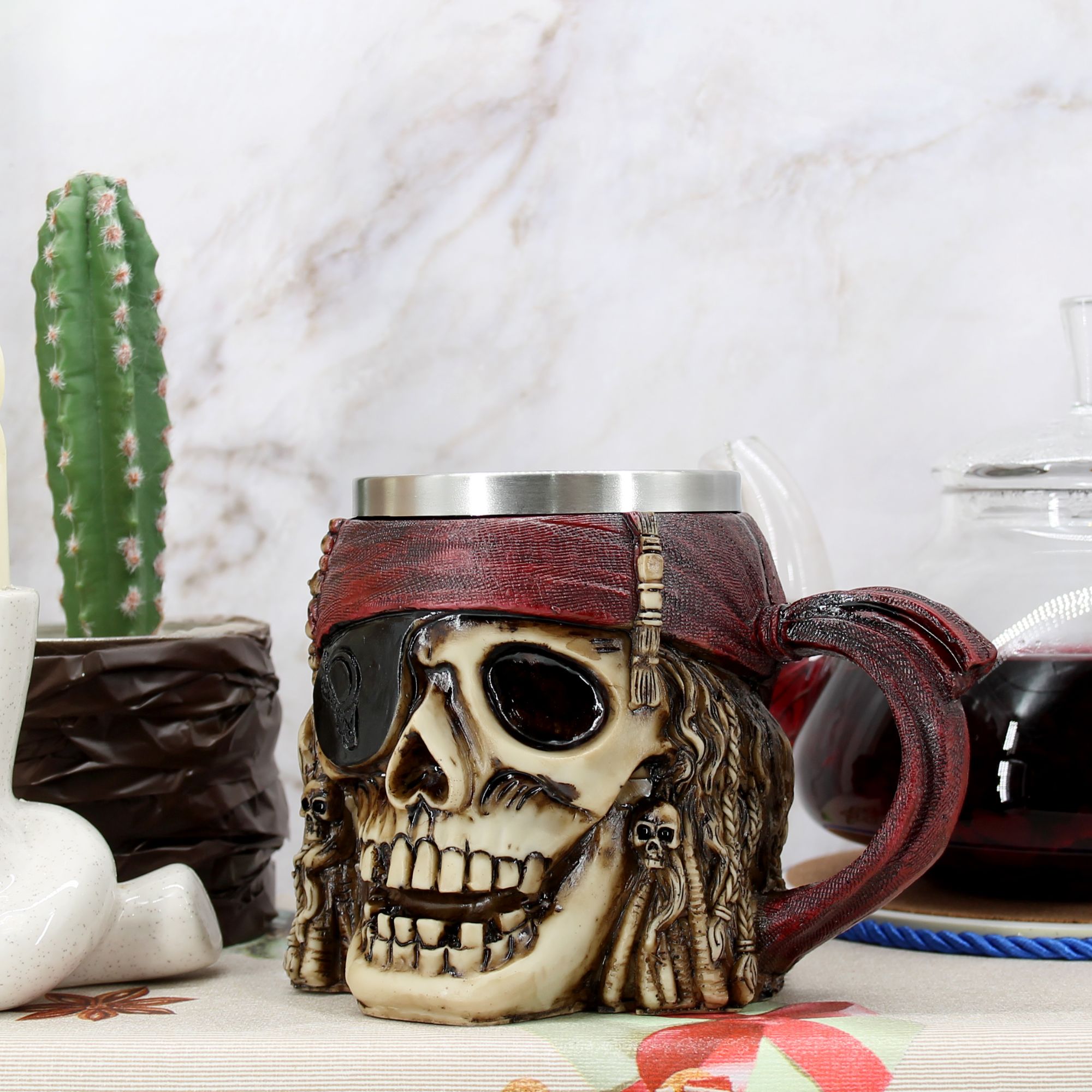 Миниатюра 2. Изделие "Сувенирная Кружка Одноглазый пират", цвет без цветов, категория "Сопутствующие товары".