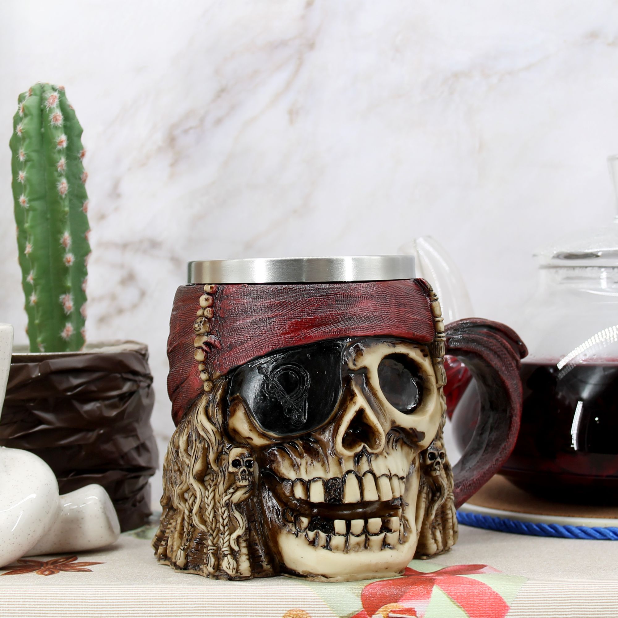 Миниатюра 3. Изделие "Сувенирная Кружка Одноглазый пират", цвет без цветов, категория "Сопутствующие товары".